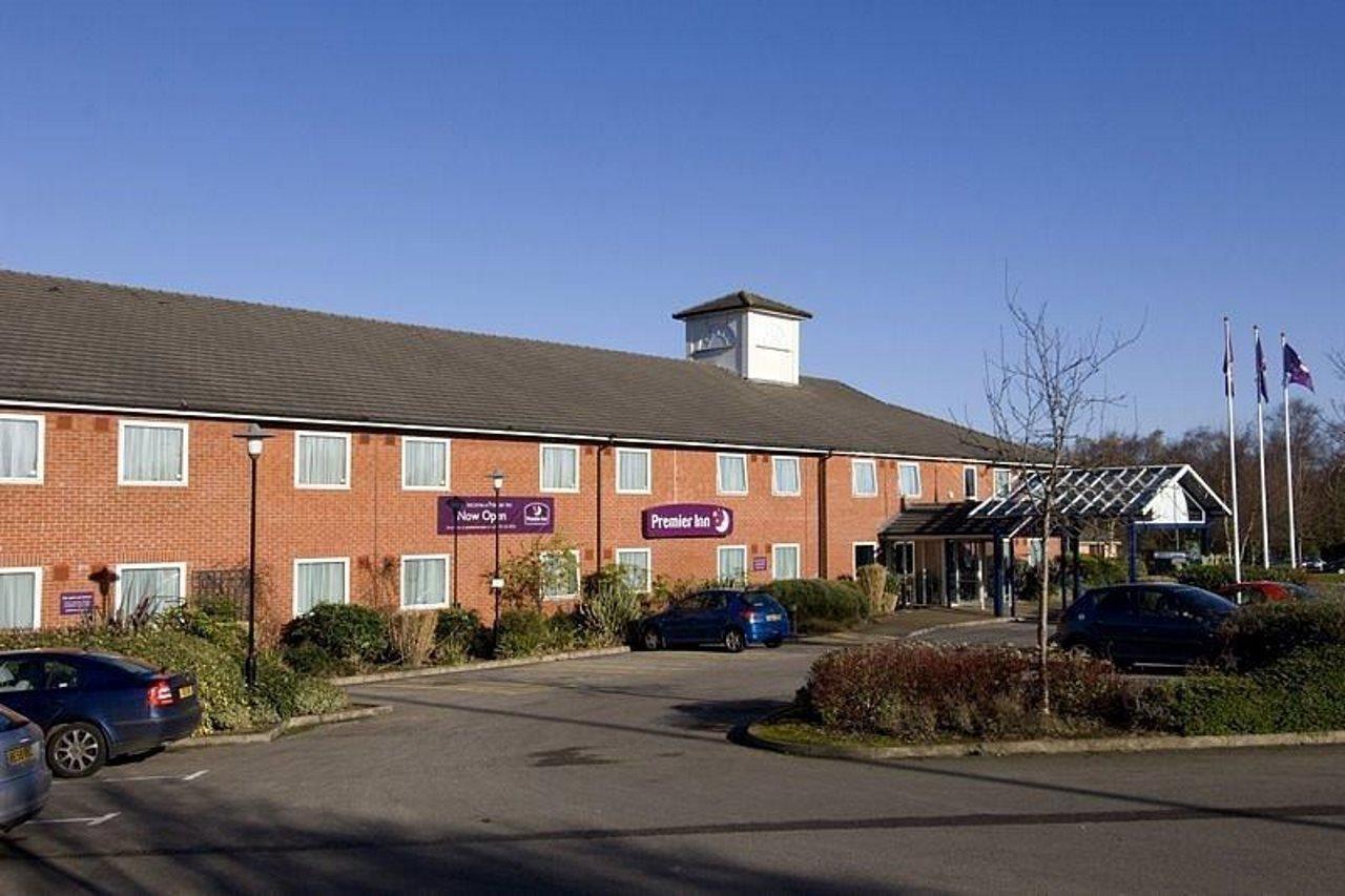 Premier Inn Pontypool Ngoại thất bức ảnh
