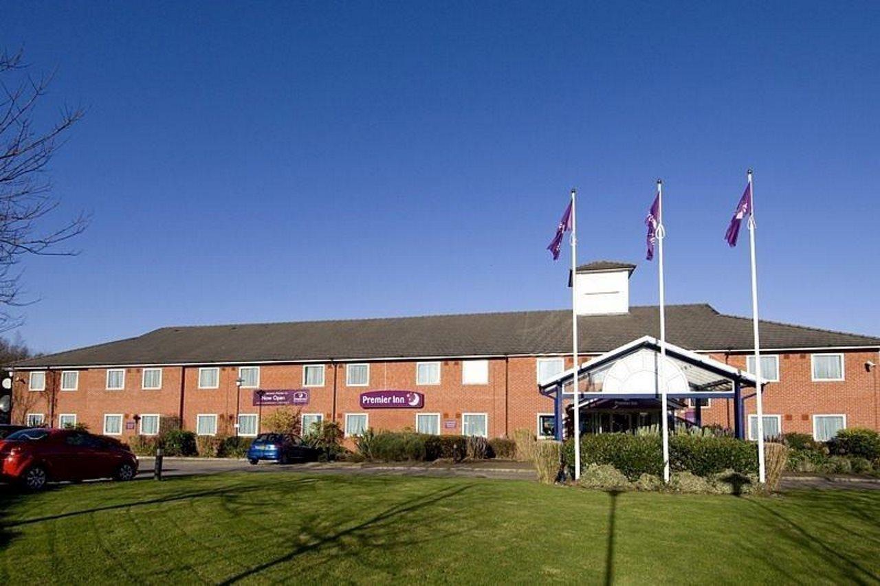 Premier Inn Pontypool Ngoại thất bức ảnh
