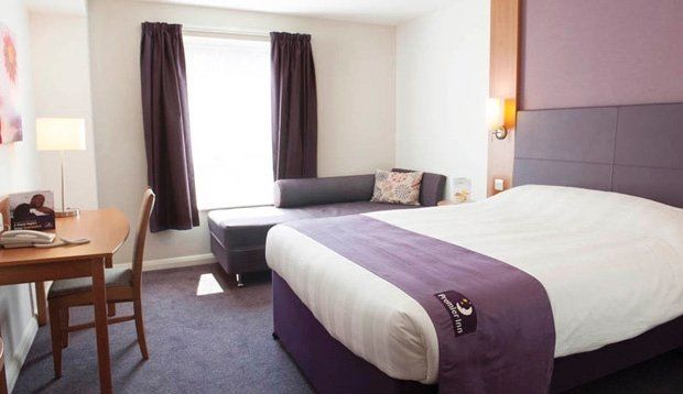 Premier Inn Pontypool Ngoại thất bức ảnh